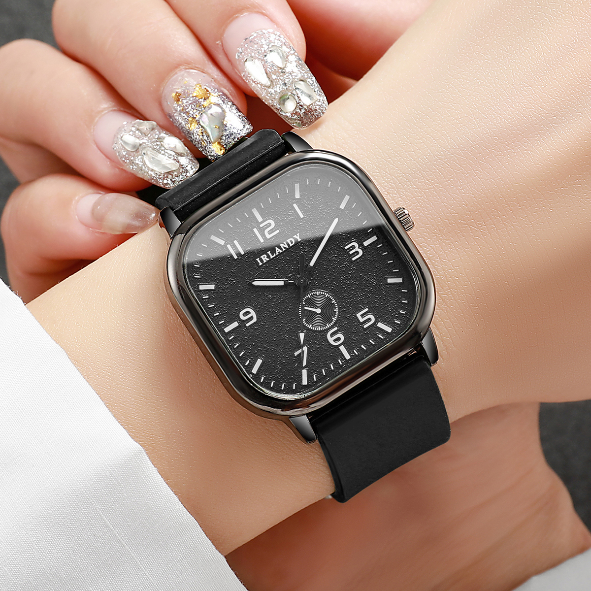 Fashion Square Women's Watch C - đánh giá và giá Outdoor Sport Watch