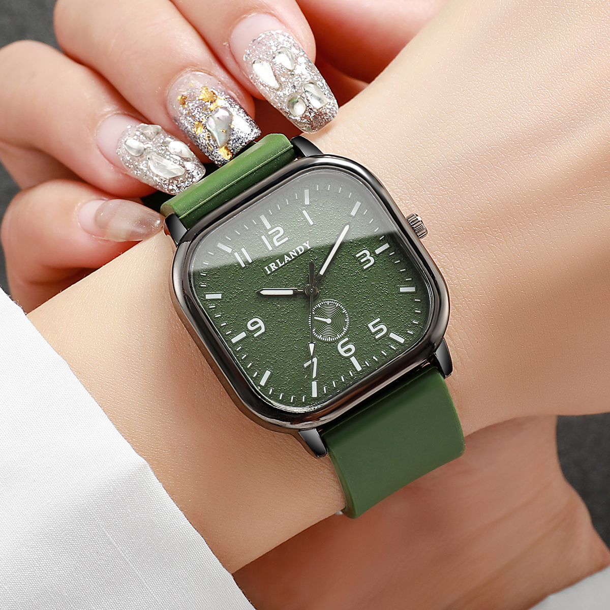Fashion Square Women's Watch C - đánh giá và giá Outdoor Sport Watch